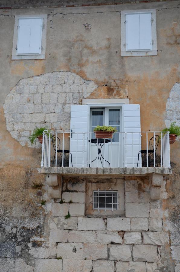 Castel Nonna Franka Apartment Sutivan Exterior foto