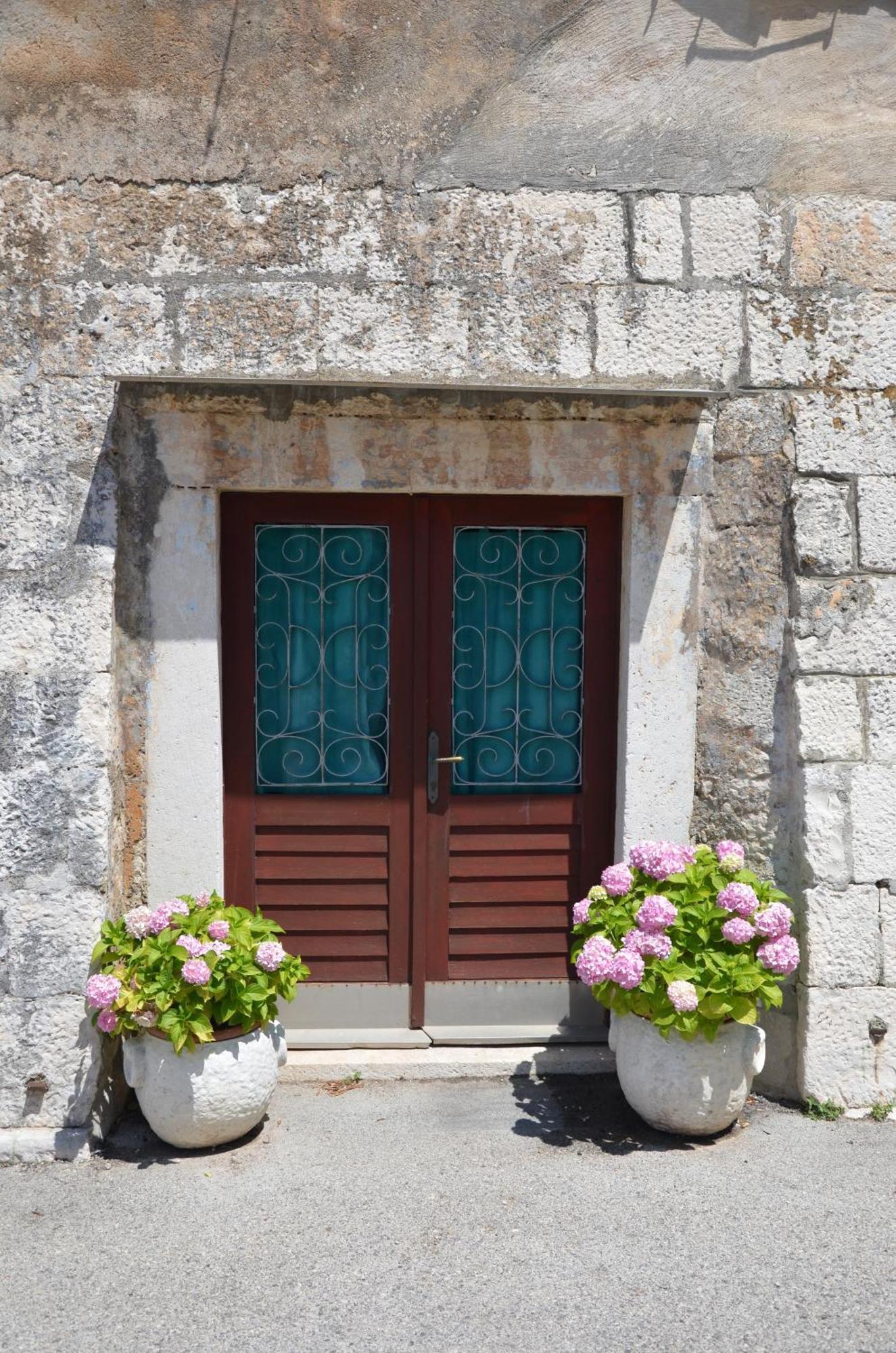 Castel Nonna Franka Apartment Sutivan Exterior foto