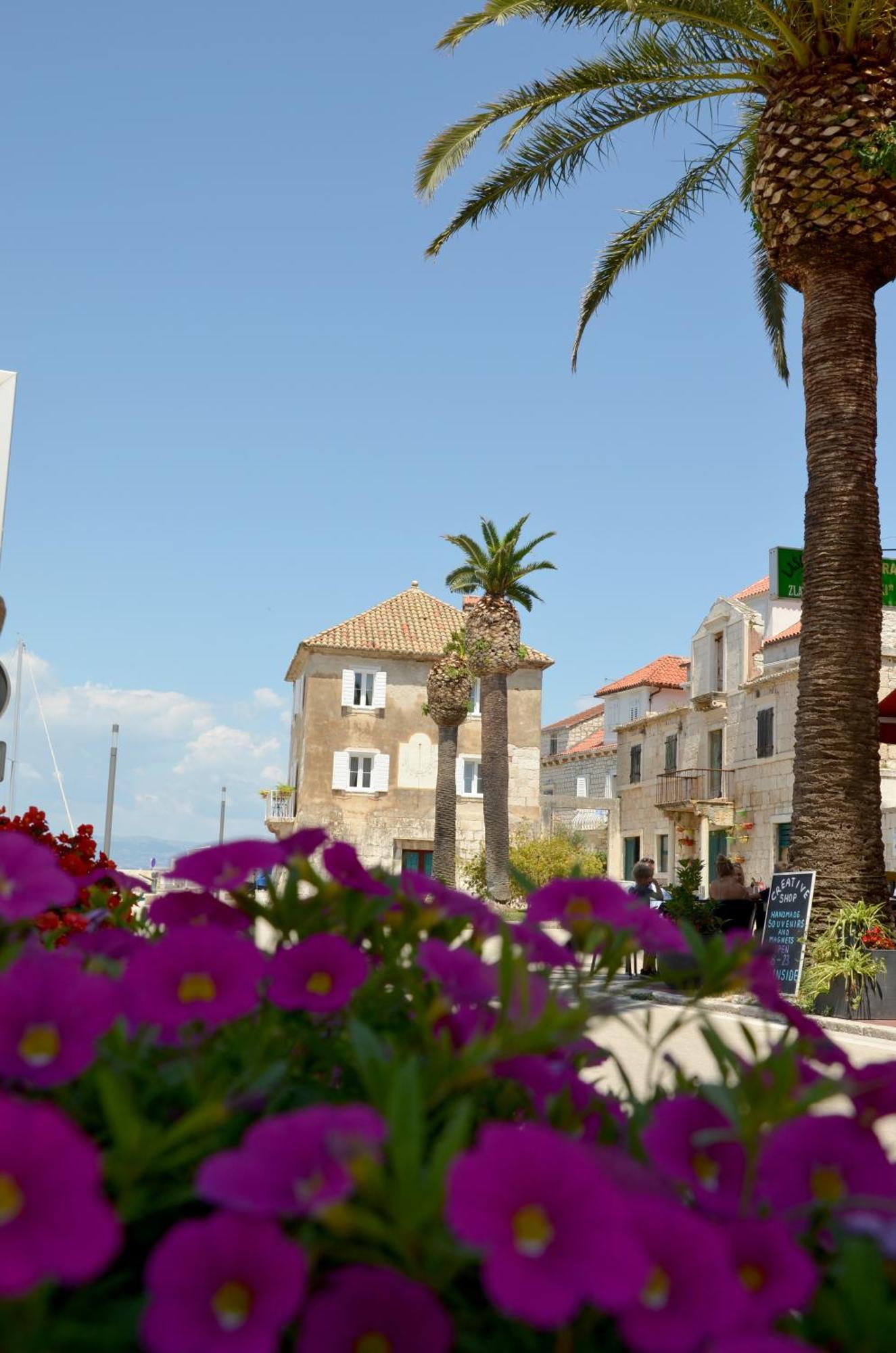 Castel Nonna Franka Apartment Sutivan Exterior foto