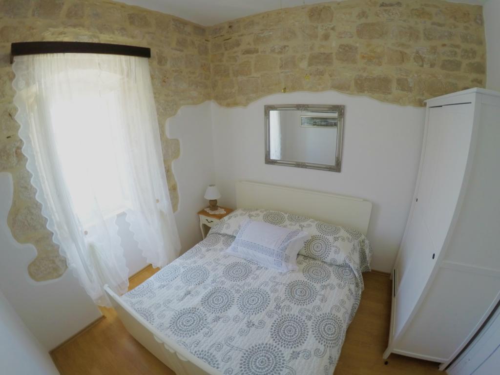 Castel Nonna Franka Apartment Sutivan Exterior foto