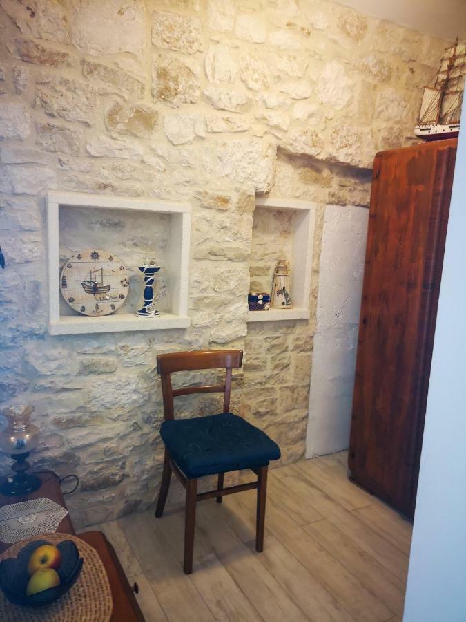 Castel Nonna Franka Apartment Sutivan Exterior foto